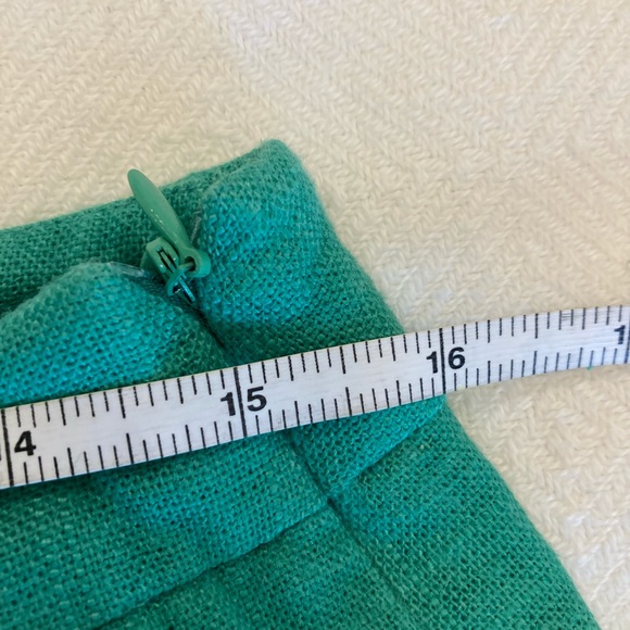 EUC cute Kelly green scalloped linen shorts - Picture 5 of 7